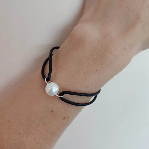 Freshwater Pearl with Leather Band Set (Black Leather)