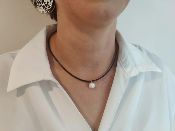 Freshwater Pearl with Leather Band Set (Dark Brown)